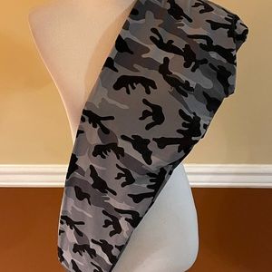 Lularoe NEW Black/Gray Camo TC Leggings